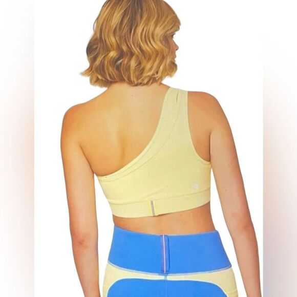 NWT Four Laps ‘Solo’ Performance Sports Bra in Banana Size M - Picture 2 of 10